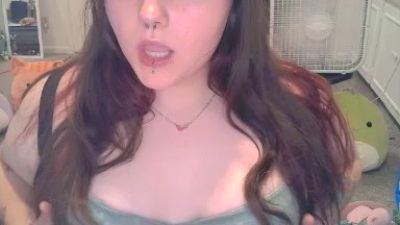 pretttypearl webcam model stream image