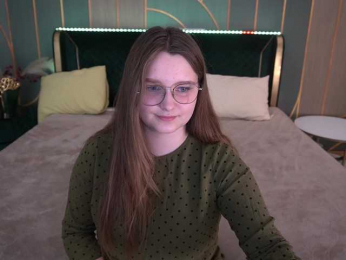 MagikPeachh webcam model stream image