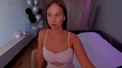 EmillyFiness webcam model stream image