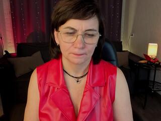 Demi Mature webcam model stream image