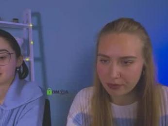 naya_dream webcam model stream image