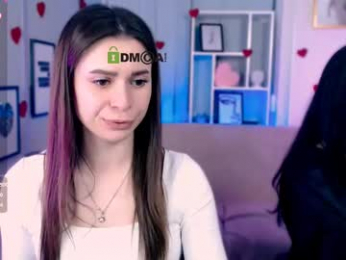 flora_ri webcam chaturbate model stream image