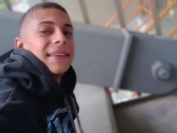 DamianCross webcam model stream image