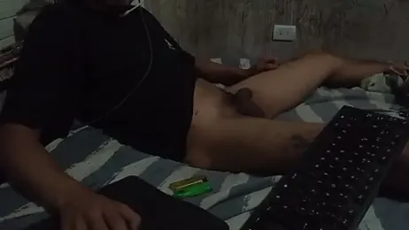 MYM69_- webcam model stream image
