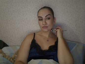 SerafimaArt webcam model stream image