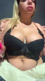 Lulilove92 webcam model stream image