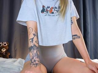 Odella Curvey webcam model stream image