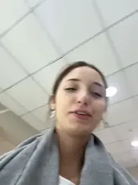 DollyTall webcam model stream image