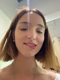 DollyTall webcam stripchat model stream image