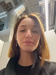 DollyTall webcam stripchat model stream image