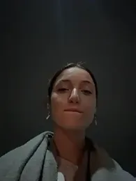 DollyTall webcam model stream image