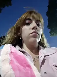 ISABELLA-01_ webcam model stream image