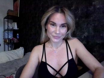 malika2025 webcam model stream image
