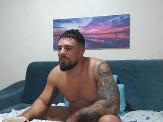 Tiberius Hunk webcam model stream image
