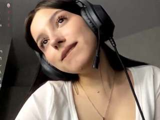 madelinebaker webcam model stream image