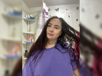 LisnoraGold webcam model stream image