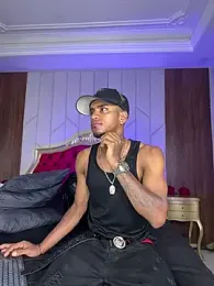 AaronCruz_ webcam stripchat model stream image