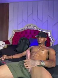 AaronCruz_ webcam stripchat model stream image