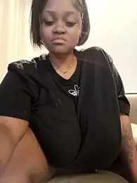Yung-Missy webcam stripchat model stream image