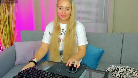 AuroraSkyee webcam model stream image