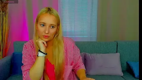 AuroraSkyee webcam model stream image