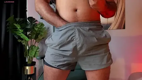 noah_crux webcam model stream image