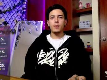 aaron_sanz_ webcam model stream image