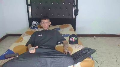 MaxxBigcock webcam cam4 model stream image