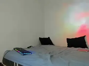 troystarlight_ webcam model stream image