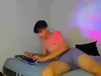 troystarlight_ webcam model stream image