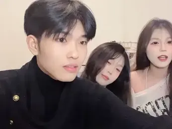 zhouzhou_YC webcam model stream image