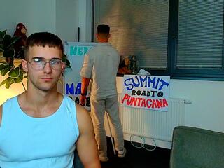 Forest &amp; Zeb webcam model stream image