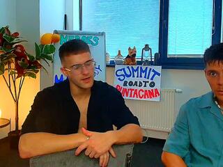 Forest &amp; Zeb webcam model stream image