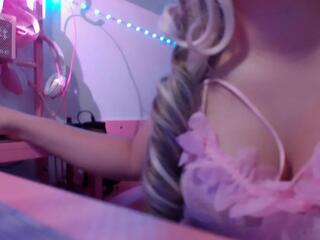 Azura Kim webcam model stream image