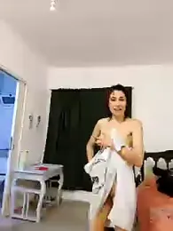 kendrafarq webcam model stream image