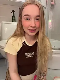 Baby_Tiny webcam model stream image