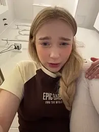 Baby_Tiny webcam model stream image