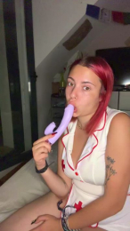 Natasha_vuzi webcam model stream image