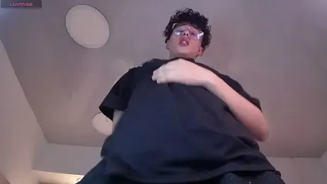 LukeFlame_ webcam model stream image