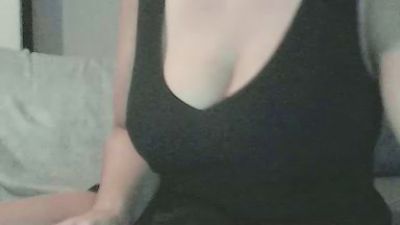 JulieL1 webcam model stream image