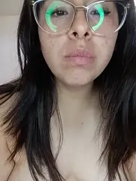 Rosyshadow webcam model stream image