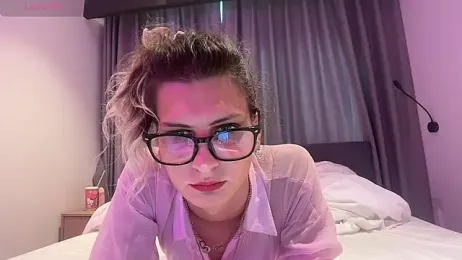 AlicePinkhead webcam model stream image