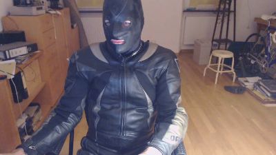 slave0575 webcam model stream image
