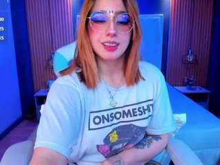 emily-white9 webcam model stream image