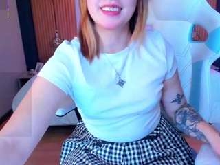emily-white9 webcam model stream image