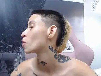 lunallena_17 webcam model stream image