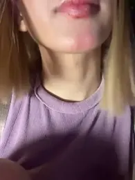 SweetBunnyGF webcam model stream image