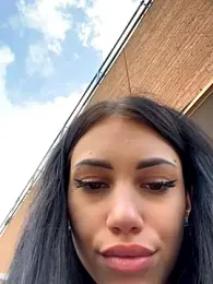 ilariea_girl webcam model stream image