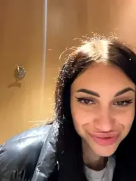 ilariea_girl webcam model stream image
