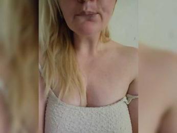 Marta_28 webcam model stream image